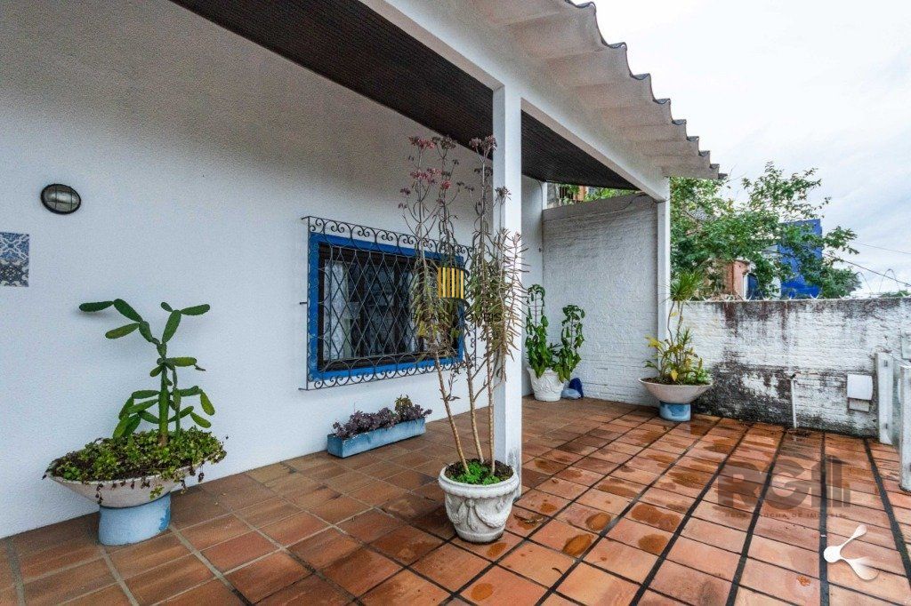 Casa para Venda - 240m², 3 dormitórios, sendo 1 suites, 3 vagas - Cristal