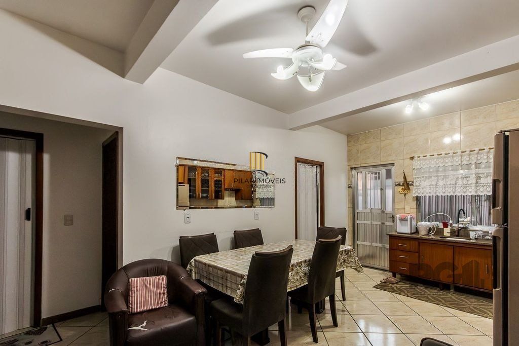 Casa de 4 dormitórios no bairro Santa Rosa de Lima