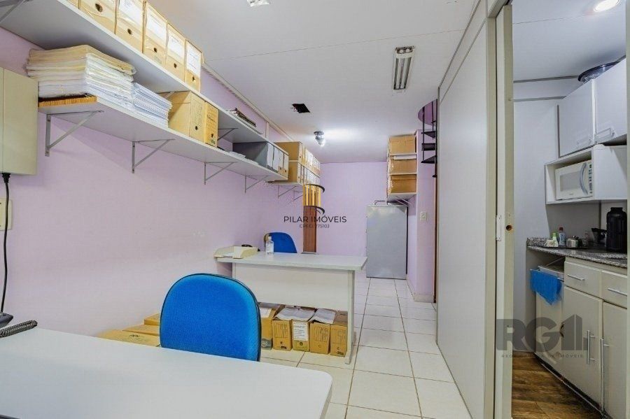 Excelente cobertura comercial de 79m² com 2 banheiros.