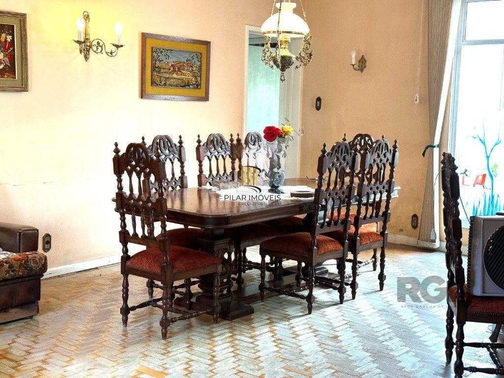 Casa 3 dormitórios no Bairro Glória, próxima a Prof. Oscar Pereira.