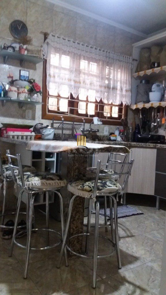 Casa para Venda - 142m², 3 dormitórios, sendo 1 suites, Partenon