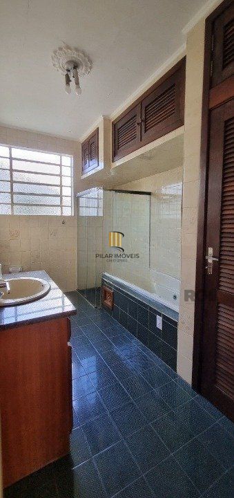 Casa 4 dormitórios no bairro Teresópolis