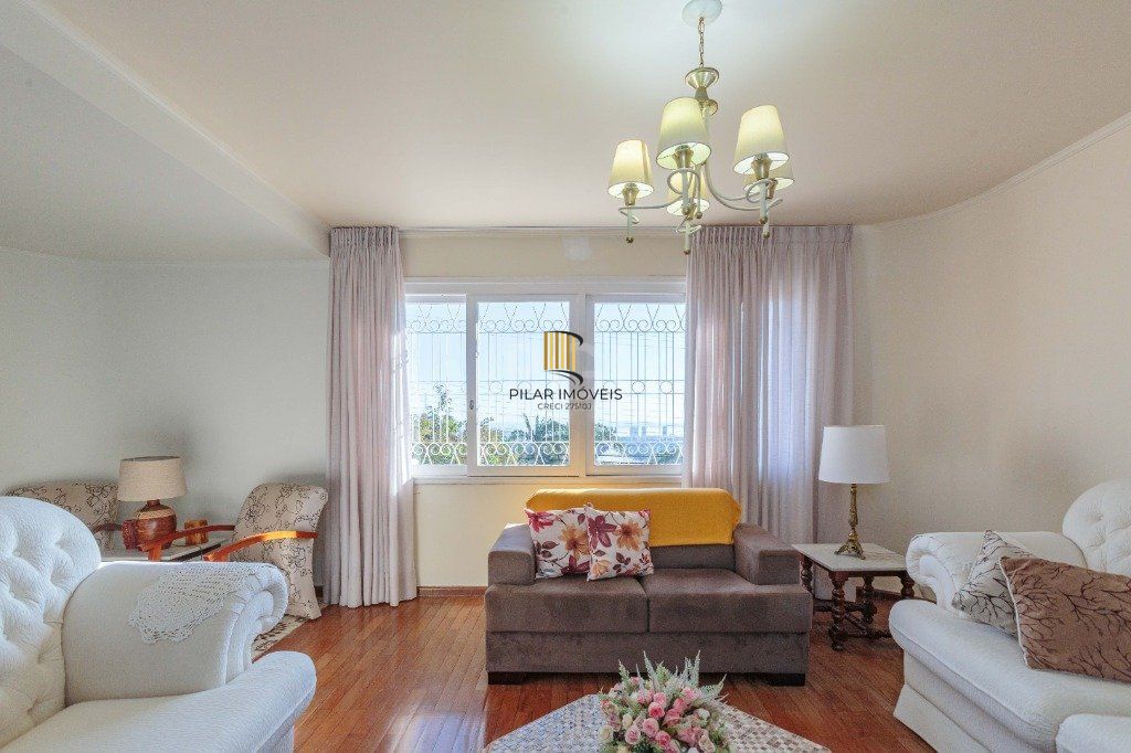 Casa a venda com 400m², bairro, Teresópolis