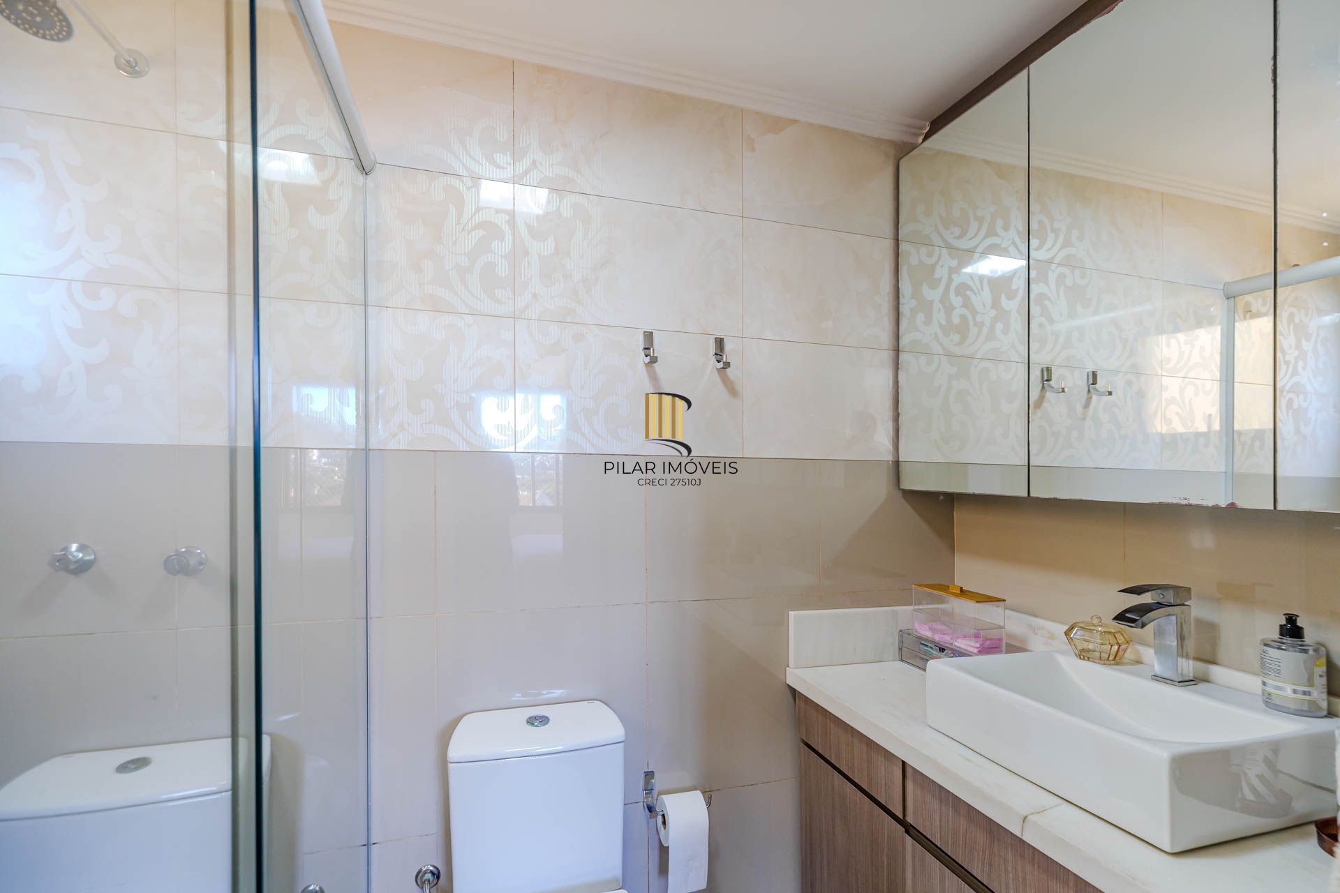 Apartamento para Venda - 93.43m², 3 dormitórios, sendo 1 suites, 2 vagas - Teresópolis