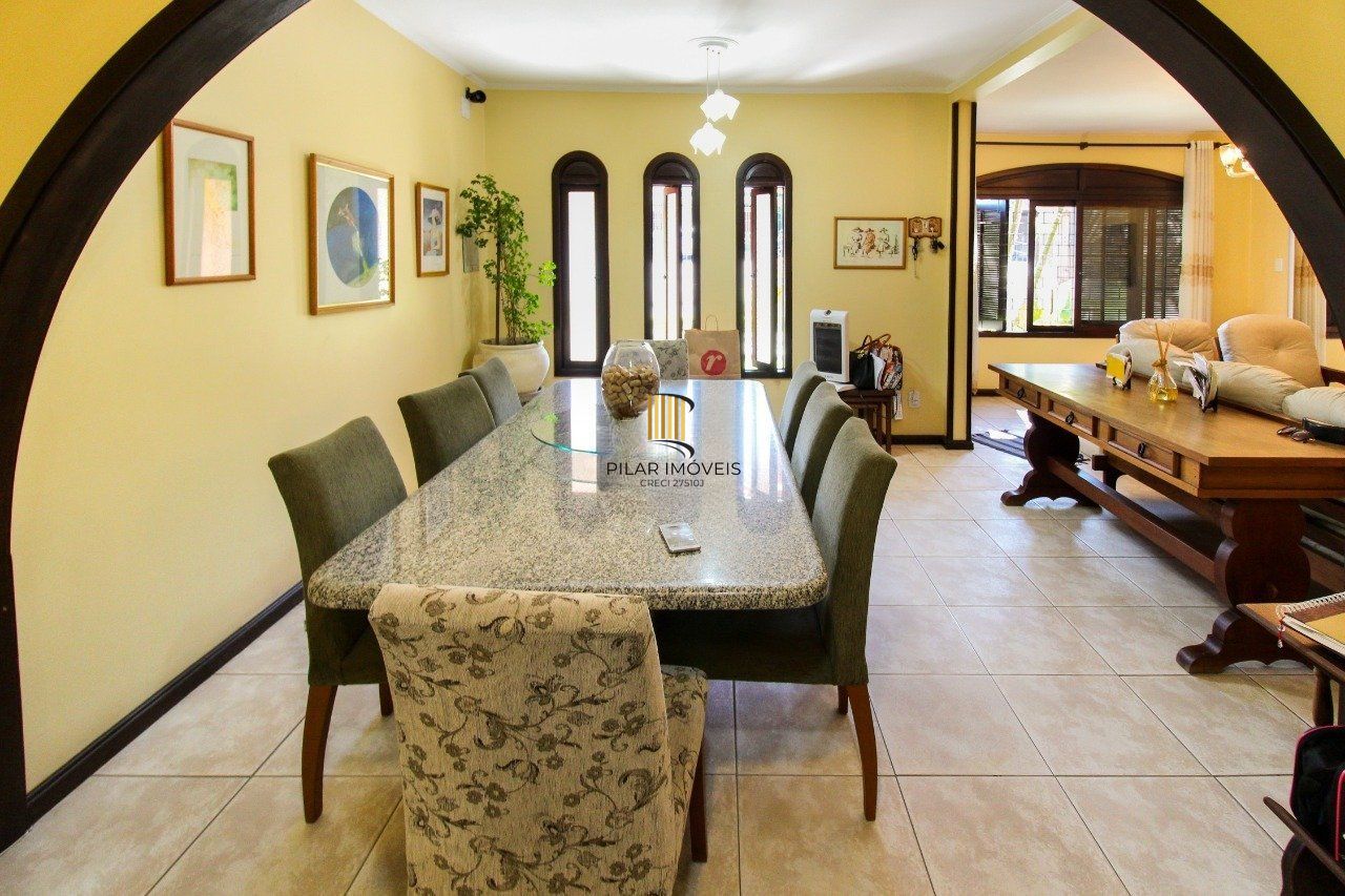 Casa com 6 dormitórios à Venda no Bairro Jardim Carvalho, Porto Alegre