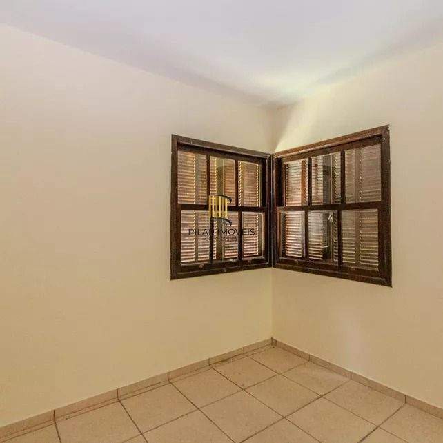 Casa à Venda na Rua da Gruta – 241,99m² – Próxima ao Hospital Divina Providência