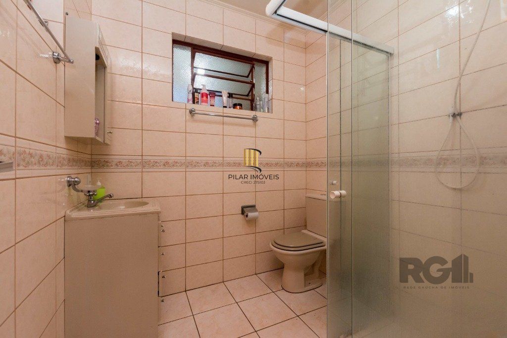 Casa de 4 quartos com 265m², no bairro Cavalhada