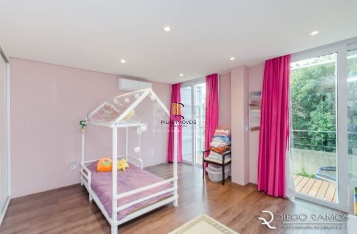 Casa para Venda - 315m², 3 dormitórios, sendo 1 suites, 2 vagas - Teresópolis