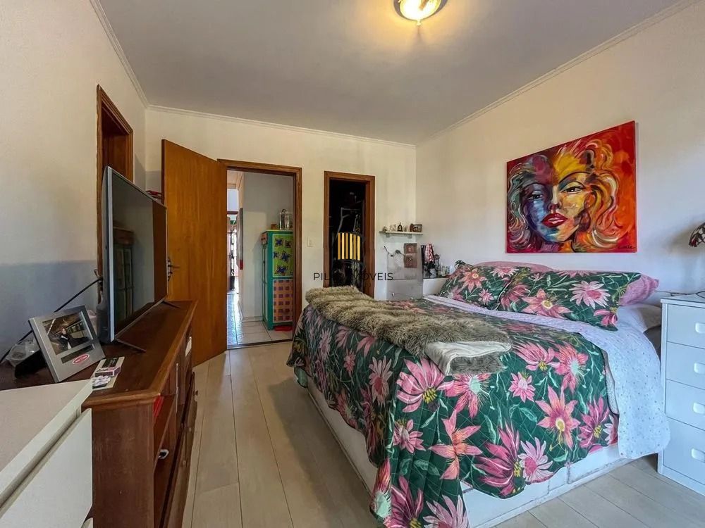 Casa para Venda - 176m², 3 dormitórios, sendo 1 suites, 4 vagas - Jardim Isabel