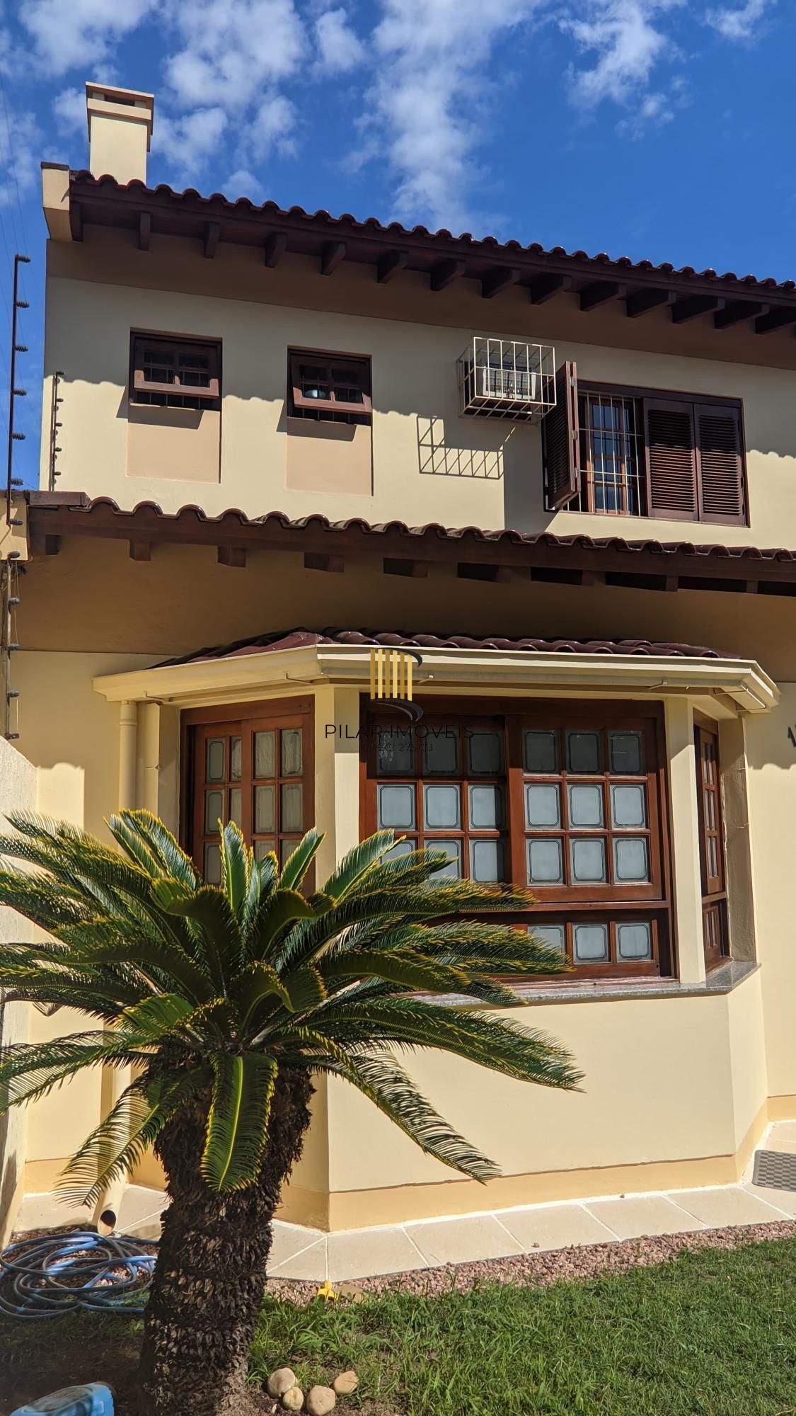 Casa 348m², 4 dormitórios, 2 vagas no bairro Nonoai