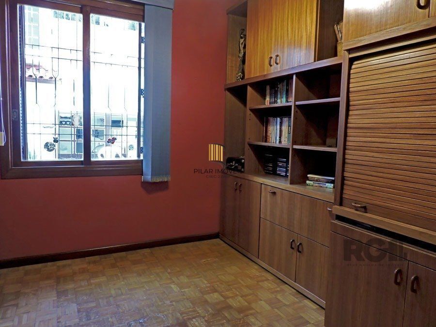 EXCELENTE casa térrea MAIS um loft construído em edícula anexa, com pátio.