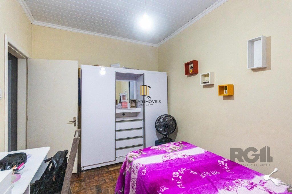 Casa para Venda - 240m², 3 dormitórios, sendo 1 suites, 3 vagas - Cristal