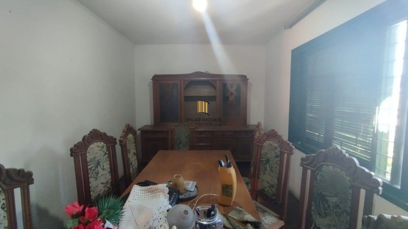 Casa com 4 quartos e 257m² à venda em Guarujá, Porto Alegre.