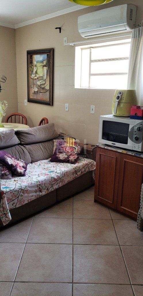 Casa para Venda - 200m², 8 dormitórios, 5 vagas - Teresópolis