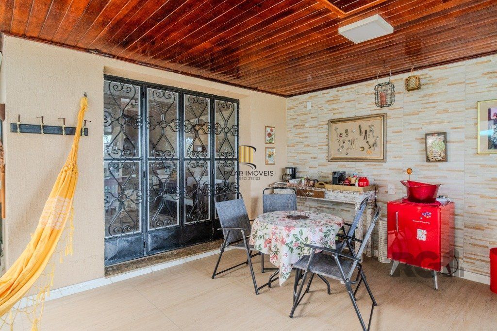 Casa 3 dormitórios no bairro Medianeira