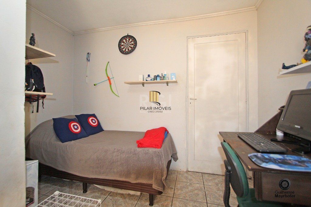 Casa para Venda - 300m², 6 dormitórios, sendo 1 suites, 3 vagas - Menino Deus