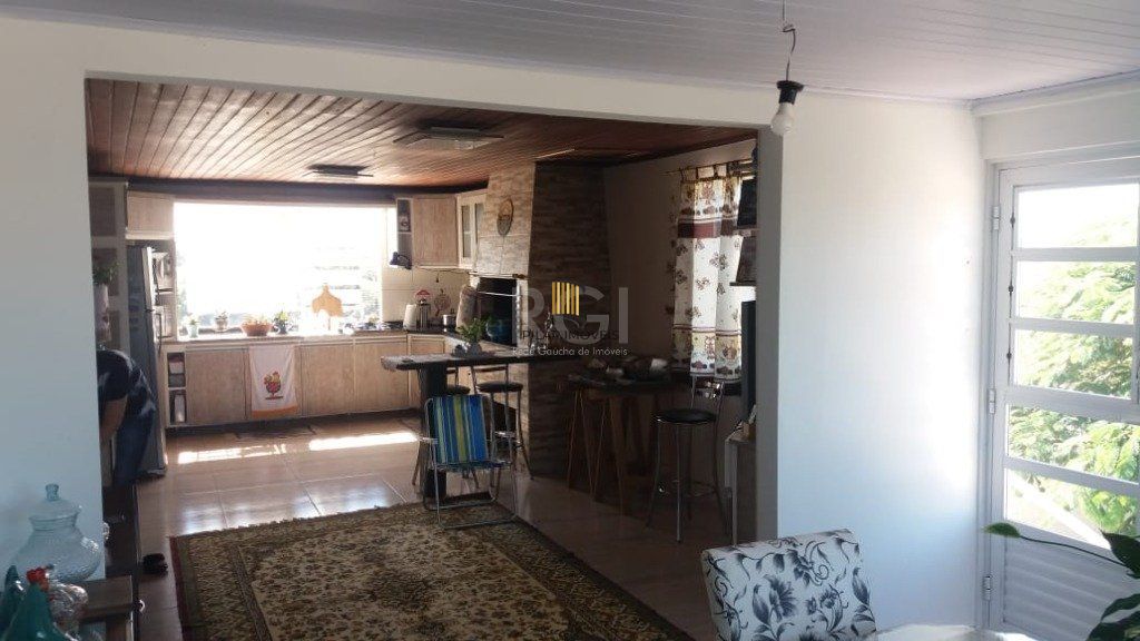 Casa para Venda - 300m², 5 dormitórios, Augusta