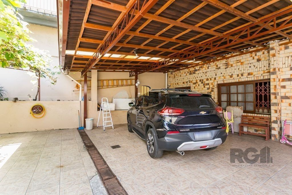 Casa 5 dormitórios no bairro Cristal