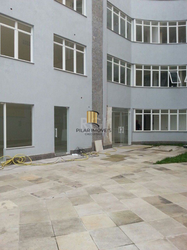 Sala Conjunto com 133.25m² com 3 vagas no Partenon !!!