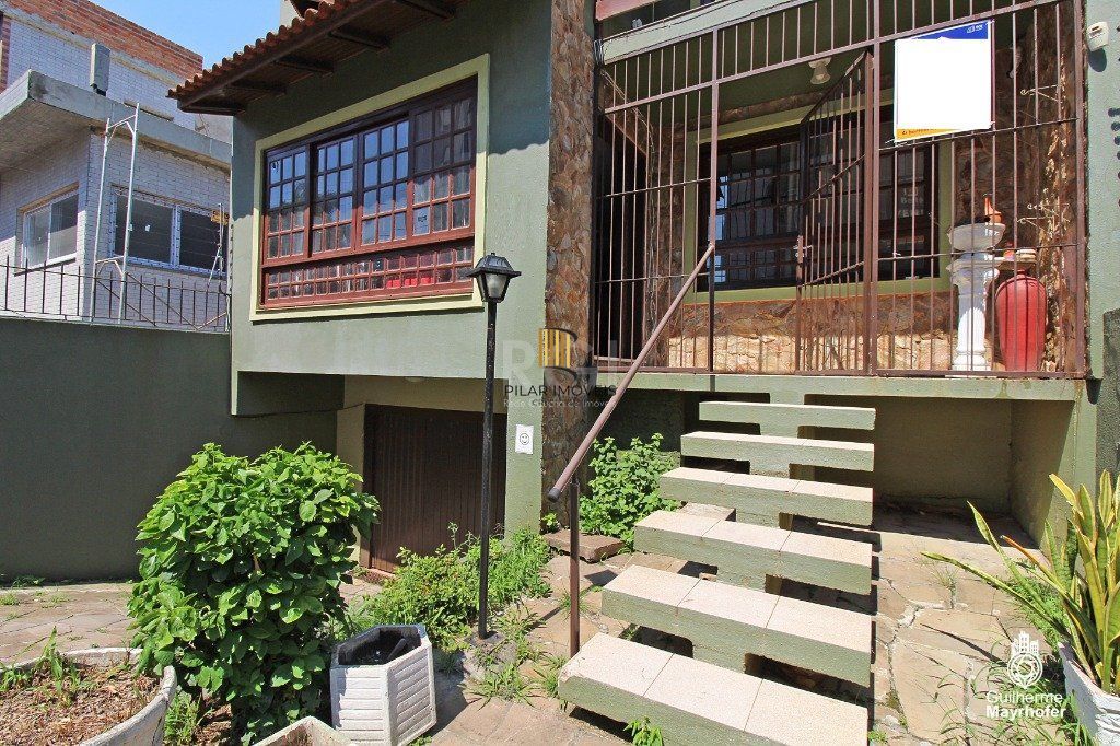 Casa para Venda - 202m², 4 dormitórios, sendo 1 suites, 3 vagas - Petrópolis - Pilar Imóveis