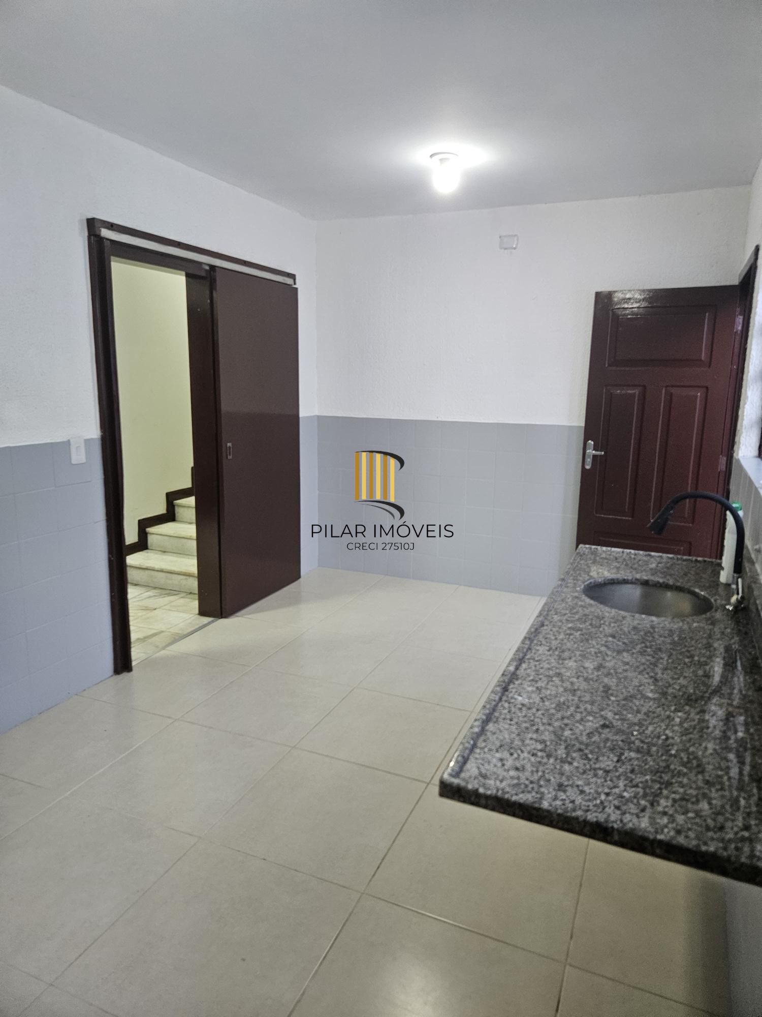 Casa toda reformada na avenida nonoai