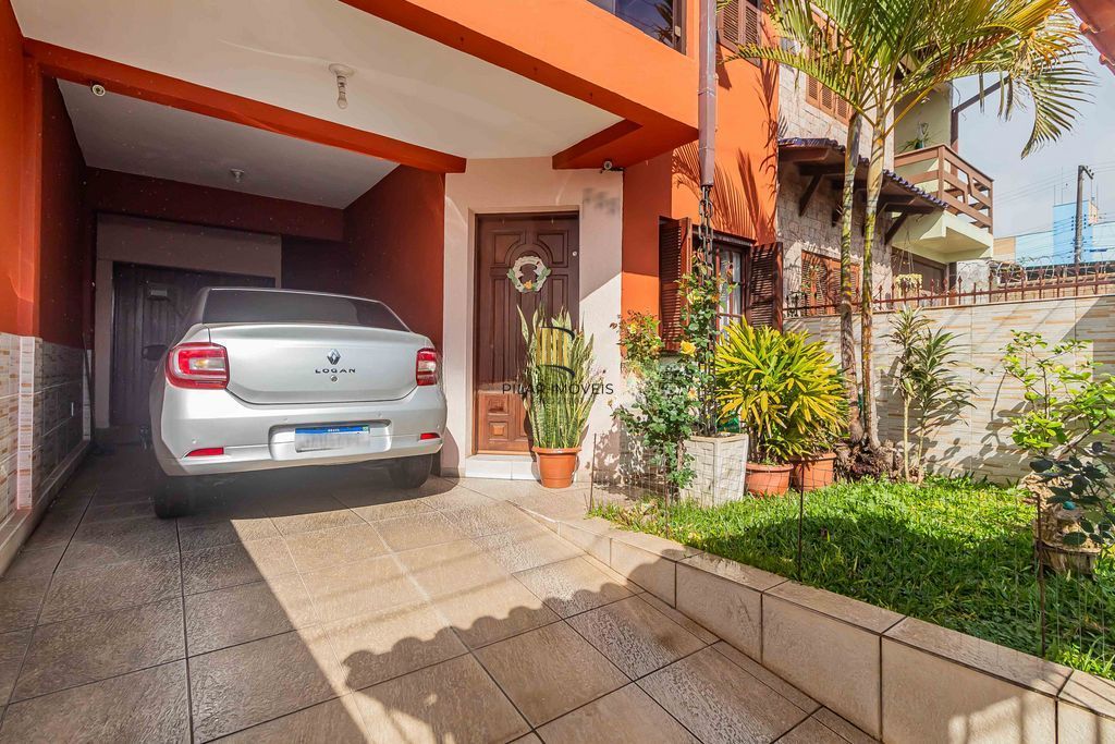 Casa de 3 dormitórios à venda Bairro Rubem Berta - Porto Alegre