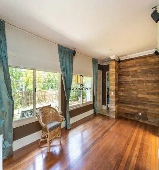 Excelente casa de 220m² com 3 dormitórios no bairro Tristeza.