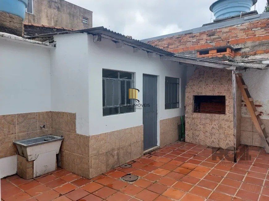 Casa de 2 dormitórios no bairro Sarandi