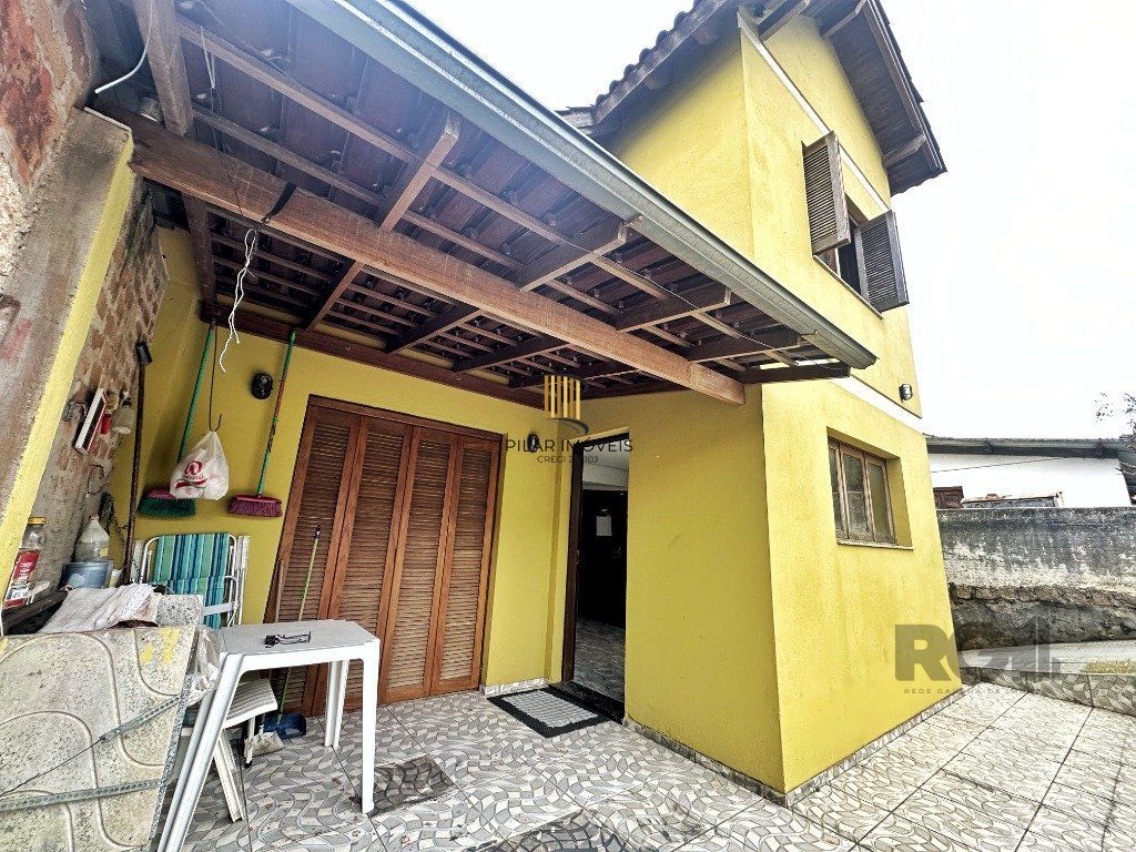 Casa 3 dormitórios no bairro Nonoai