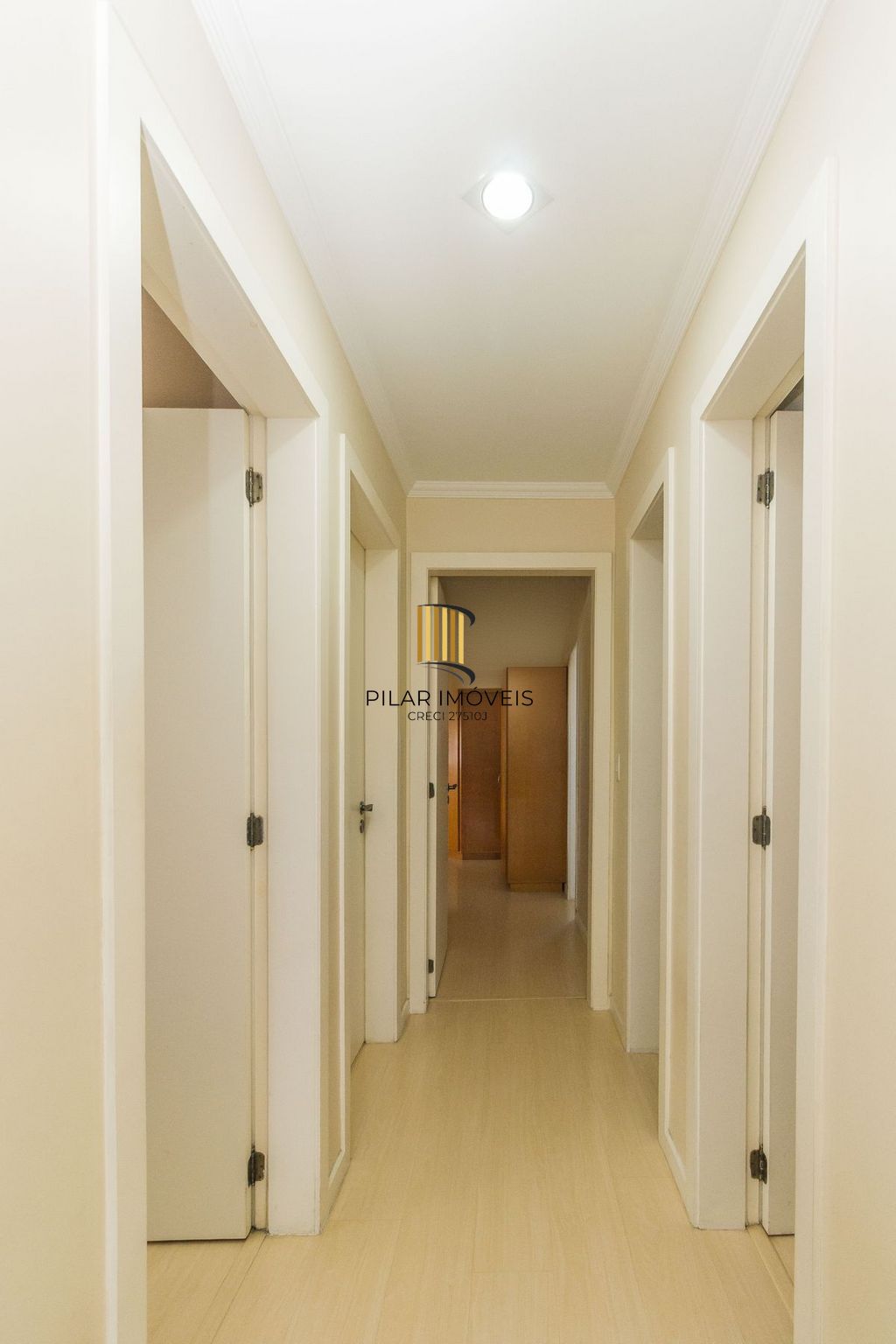 Apartamento de 3 dormitórios no bairro Jardim Itu Sabará - Porto Alegre