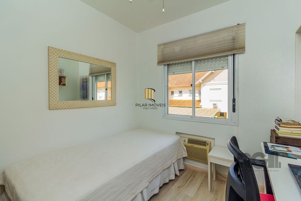 Casa em Condomínio, 157m², 4 dormitórios, 2 vagas no bairro Sarandi