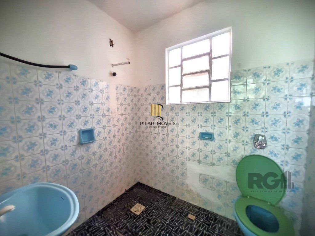 Casa 4 Dormitório(s) Bairro Nonoai