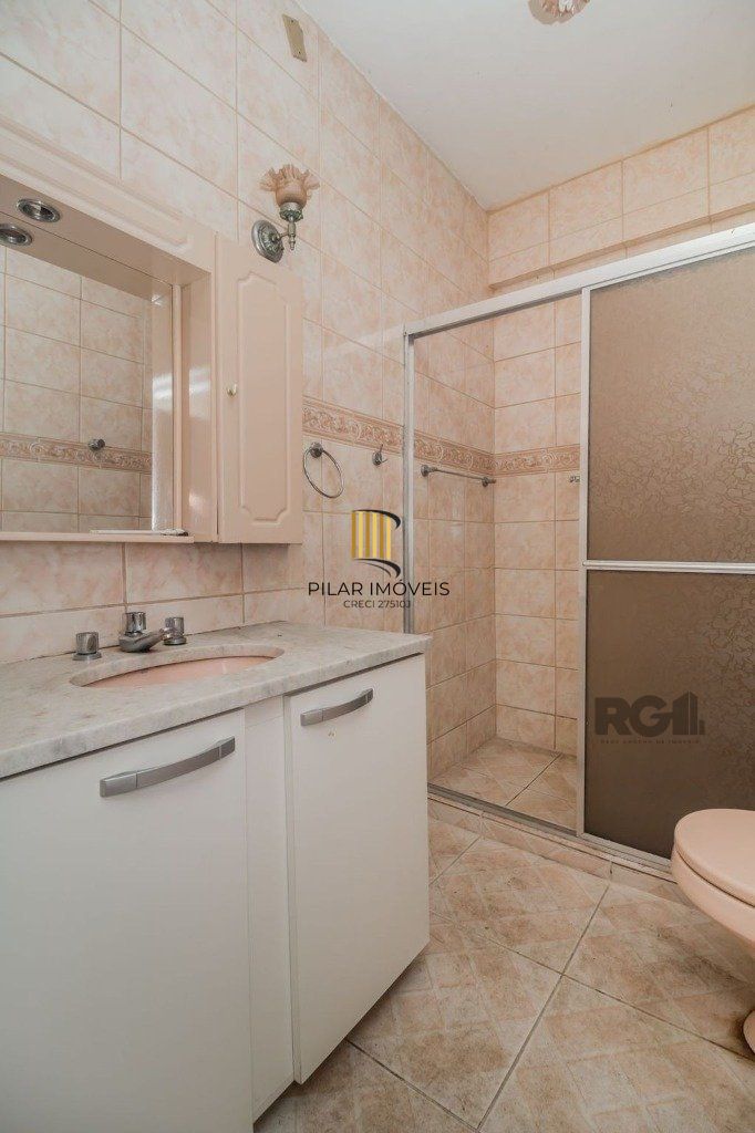 Excelente casa de 389,53m² com 8 dormitórios e 3 vagas.