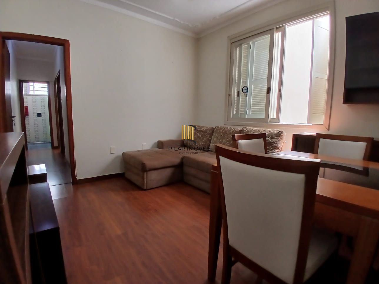 Apartamento de 02 dormitórios no bairro Independencia em Porto Alegre /RS.