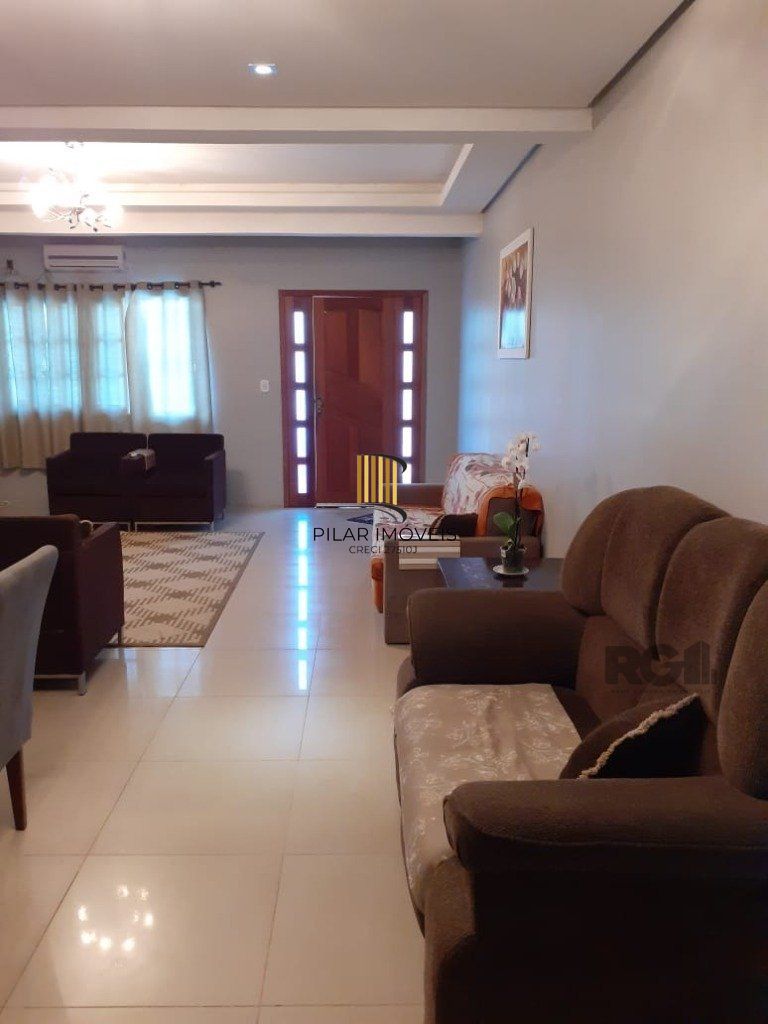 Casa com 4 dormitórios no bairro Vila Nova