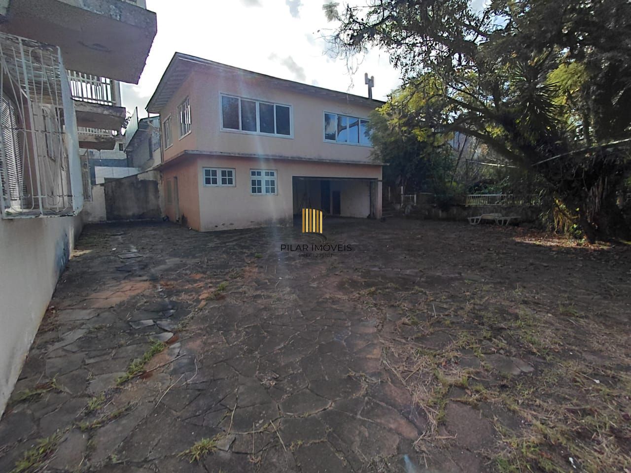 Ampla casa com pátio Bairro Teresópolis