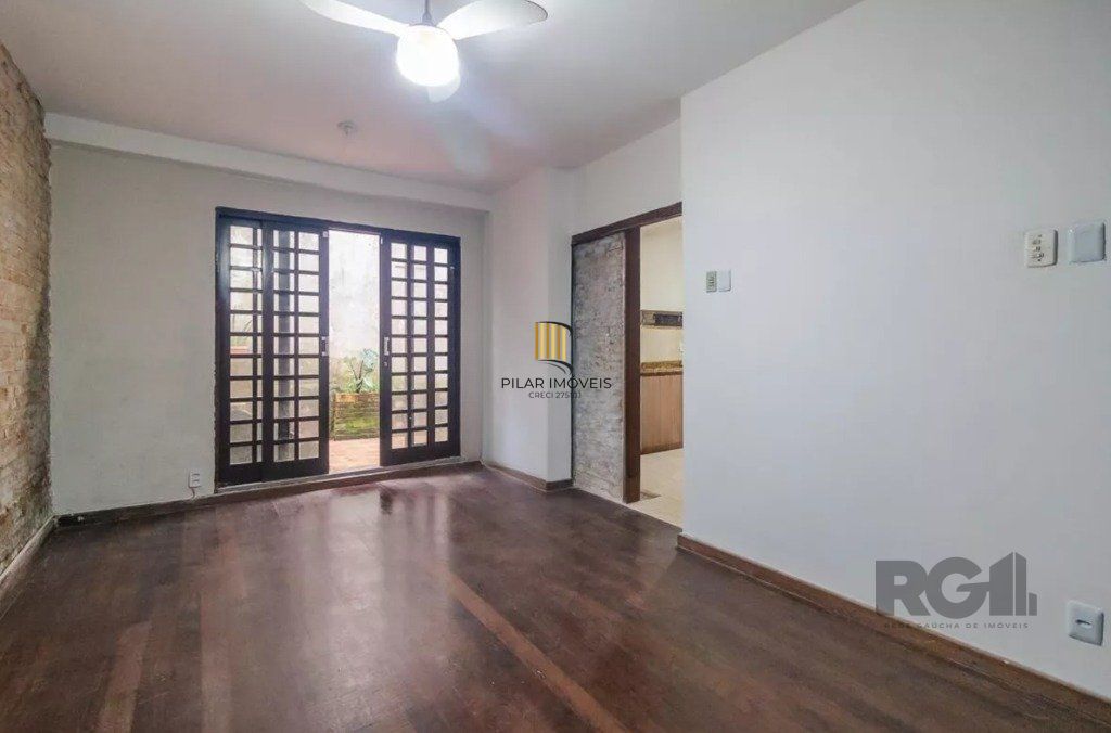 Casa para Venda - 160m², 3 dormitórios, sendo 1 suite, 2 vagas - Teresópolis