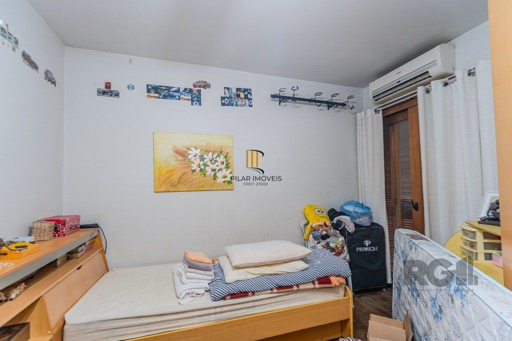 Casa 400m² - 5 dormitórios, 4 vagas no bairro Vila Jardim
