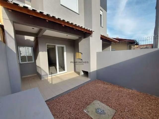 Casa a venda com 3 dormitórios no bairro Guarujá