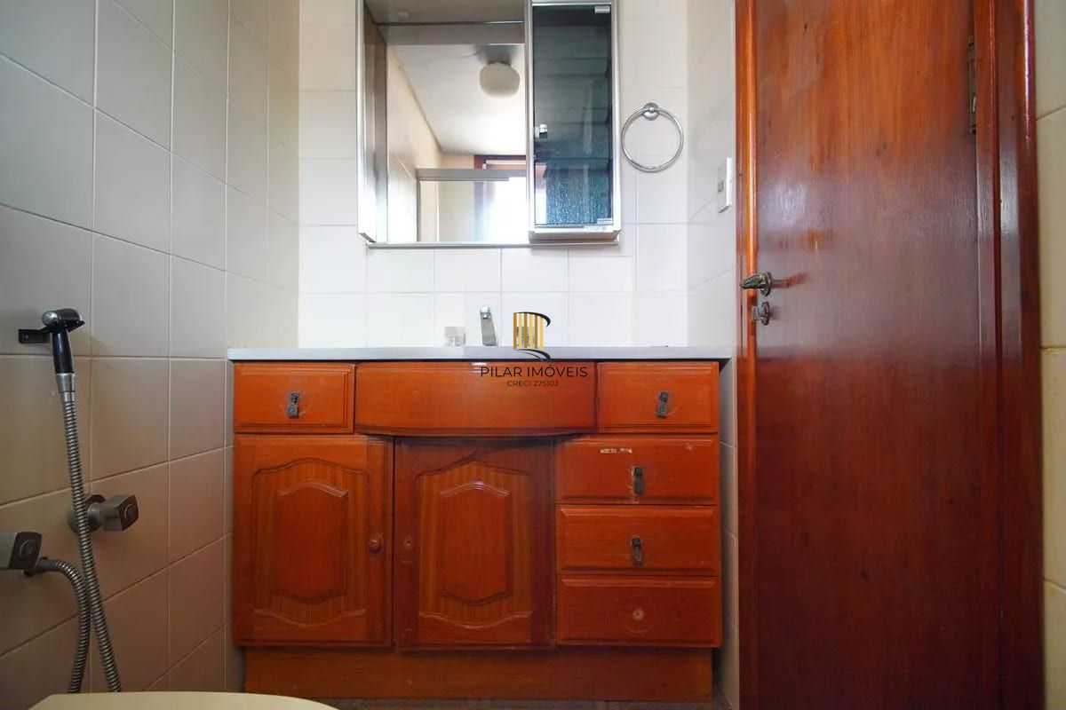 Apartamento de 3 dormitórios à venda em Petrópolis - Porto Alegre