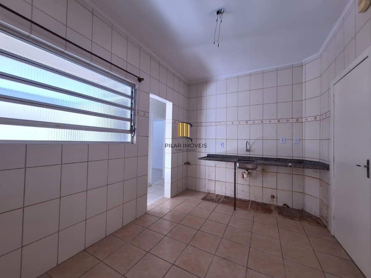 Apartamento de 2 dormitórios à venda em Praia de Belas, Porto Alegre.