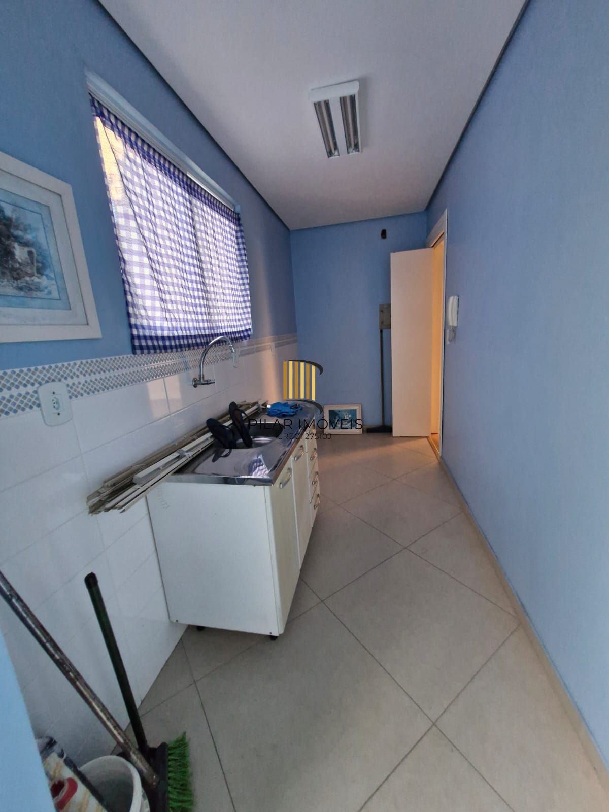 Ampla cobertura com 123m², 2 dormitórios, 1 vaga coberta por convenção.
