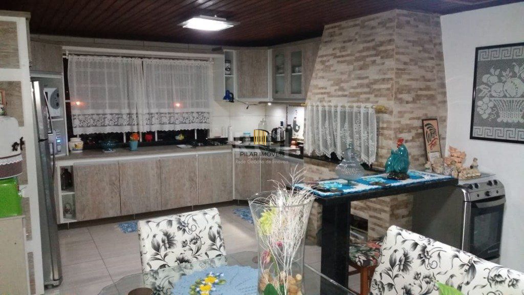 Casa para Venda - 300m², 5 dormitórios, Augusta