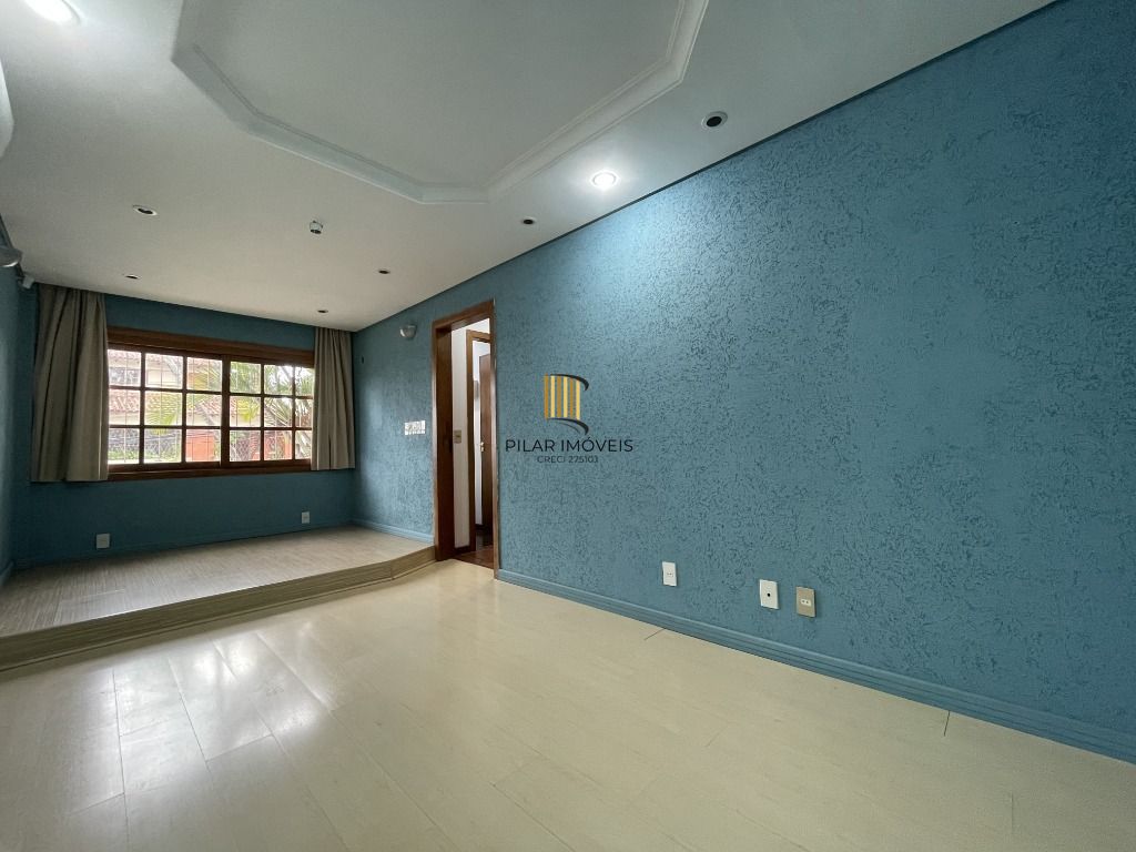 Casa 6 dormitórios no bairro Partenon