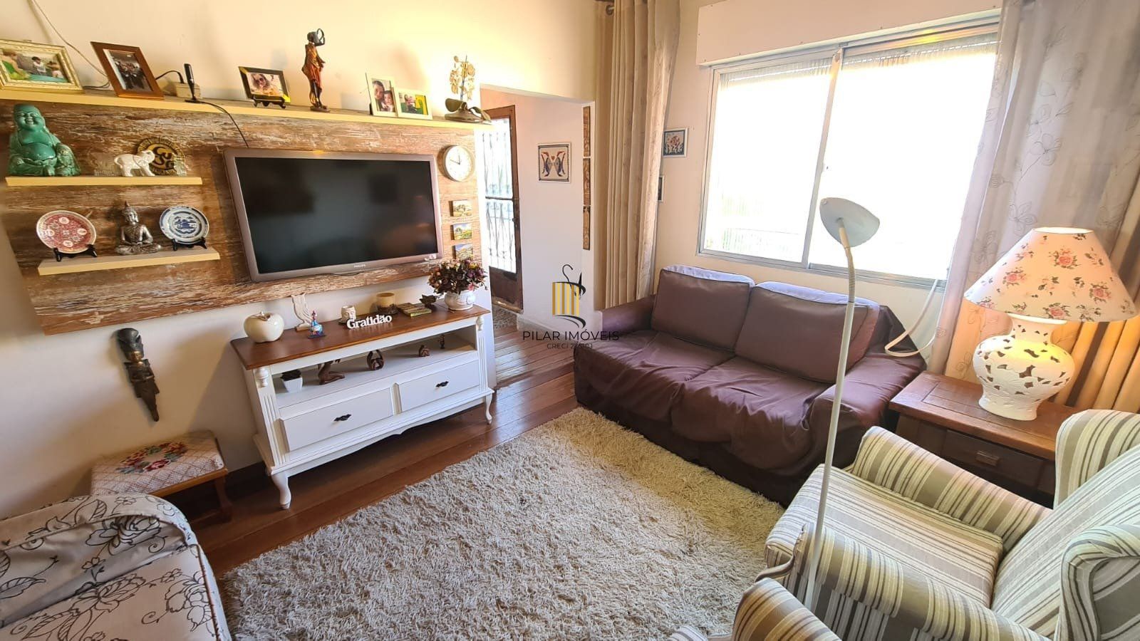 Casa com 4 dormitórios, 2 vagas e 300m² á venda