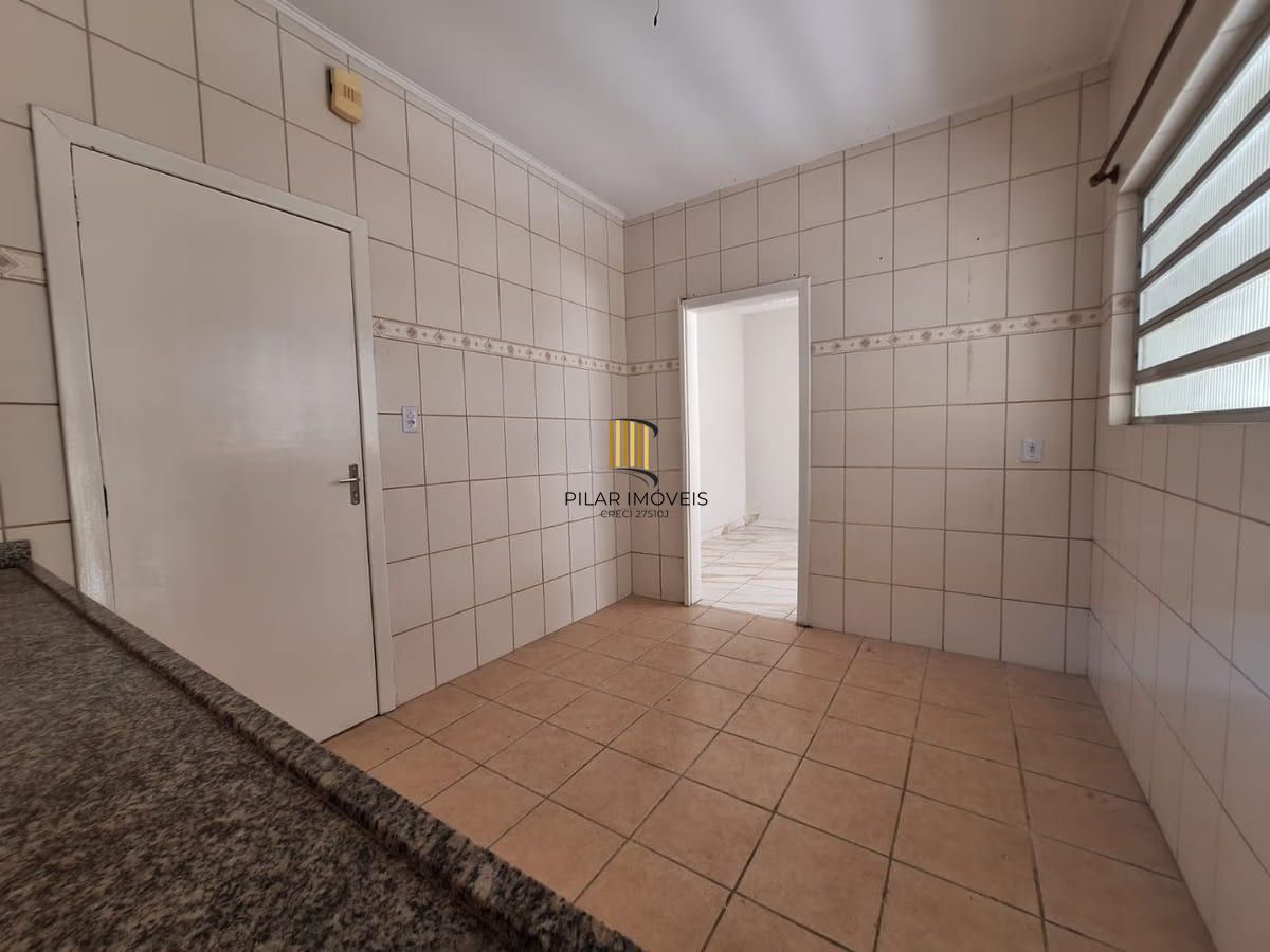 Apartamento de 2 dormitórios à venda em Praia de Belas, Porto Alegre.