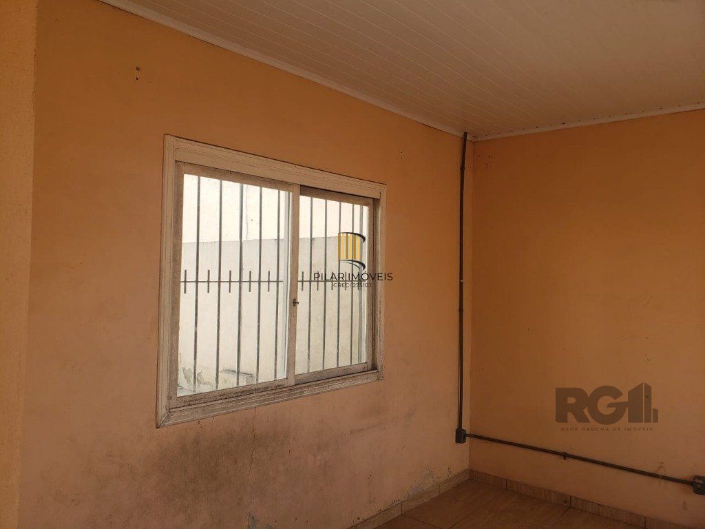 Casa 2 dormitórios no bairro Glória