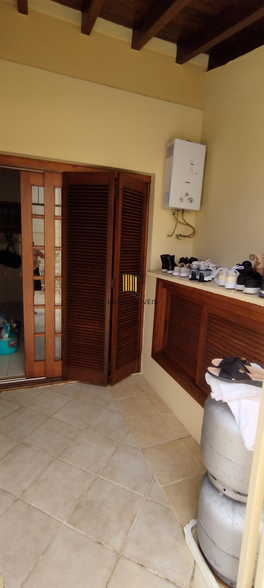 Casa 348m², 4 dormitórios, 2 vagas no bairro Nonoai