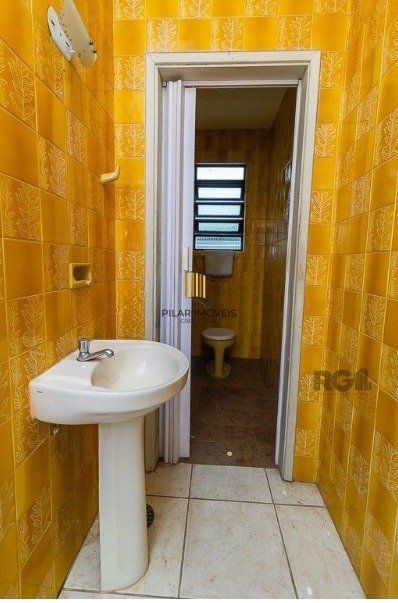 Casa 3 dormitórios, 3 banheiros, bairro Teresópolis.