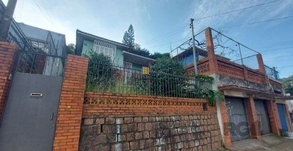 Casa de 3 dormitórios 180m², no bairro gloria   - Pilar Imóveis
